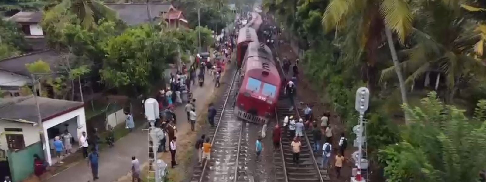 Sagarika Train Derails at Wadduwa